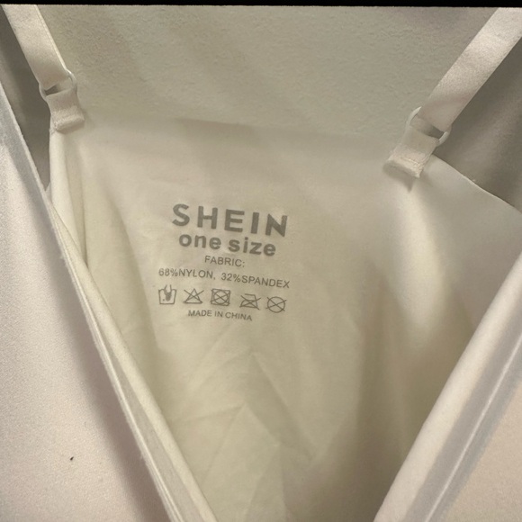 White Seamless Cami Tank w/ Built In Bra - Picture 3 of 4